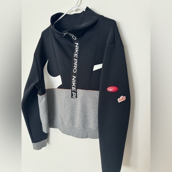 Nike Colorblock Pullover - Picture 3 of 8